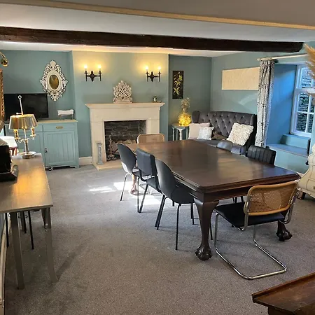 Holiday home Humphreston House